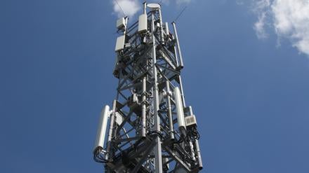 Ein Mobilfunkmast im Berliner Ortsteil Schmöckwitz.