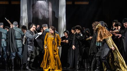 Szene aus „Ivan IV“ mit Shin Taniguchi, Mercedes Arcuri und Tomasz Wija.