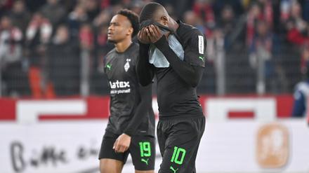 „Ein bisschen selbstmitleidig“ fand Trainer Farke seine Spieler bei der Niederlage in Mainz.