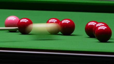 Schöne Tradition. Das German Masters der Snookerprofis wird seit 2011 im Berliner Tempodrom ausgetragen. Nun wurde das Turnier einmalig nach Milton Keynes in England verlegt, wo pandemie-bedingt auch alle vorangegangenen Turniere der Saison stattgefunden haben. 
