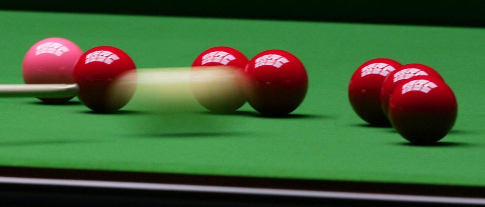Schöne Tradition. Das German Masters der Snookerprofis wird seit 2011 im Berliner Tempodrom ausgetragen. Nun wurde das Turnier einmalig nach Milton Keynes in England verlegt, wo pandemie-bedingt auch alle vorangegangenen Turniere der Saison stattgefunden haben. 