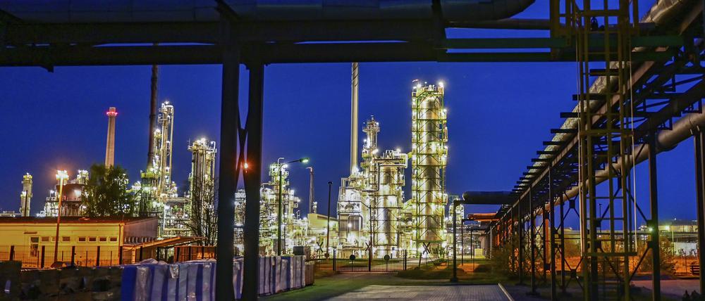 Zuletzt war die Raffinerie PCK nach eigenen Angaben zu rund 60 Prozent ausgelastet.