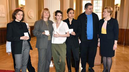 Radu Jude neben Franziska Giffey