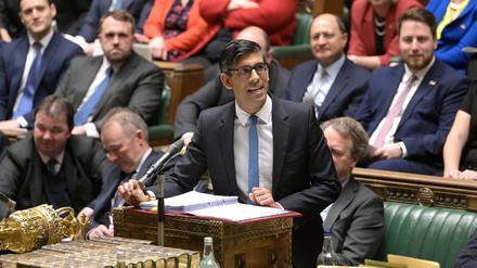 Rishi Sunak, Premierminister von Großbritannien, spricht während der Fragestunde des Premierministers im Unterhaus. 