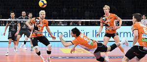 Kämpfen um jeden Punkt. Den Volleys wurde beim Pokalfinale gegen Düren nichts geschenkt.