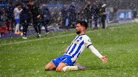 Wintersportexperte. Marco Richter feiert seinen Treffer zum 1:0 gegen den FC Augsburg.