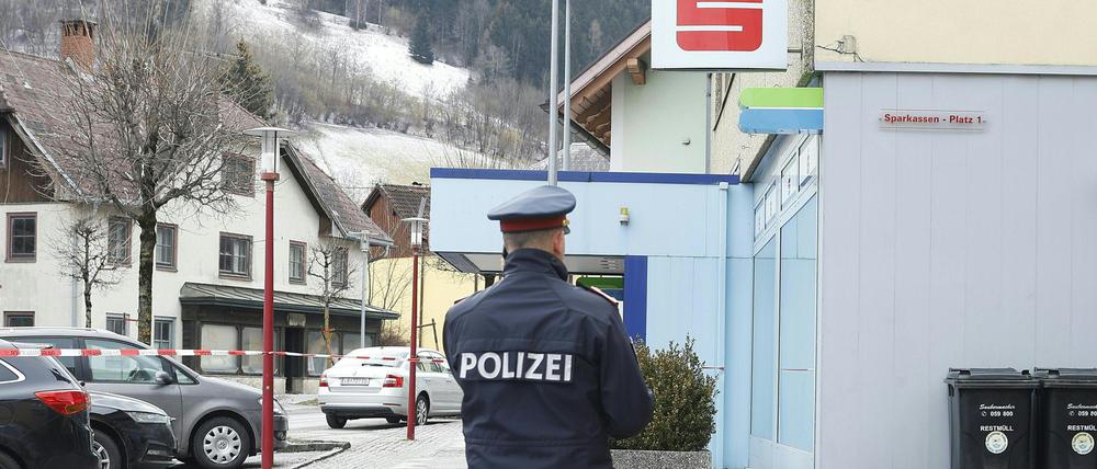 In Trieben in Österreich hatte ein österreichischer Polizist laut Behördenangaben einen Kollegen mit einer Schusswaffe tödlich getroffen. 