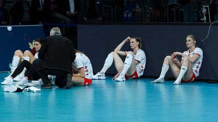 Hängende Köpfe. Potsdam muss sich von der Niederlage im Pokalfinale schnell erholen, denn am Mittwoch geht es im CEV-Cup gegen Scandicci.