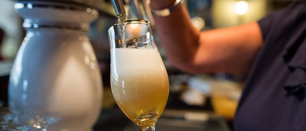 Frisch gezapft oder aus der Flasche: Bier wird in jeder Darreichungsform teurer.
