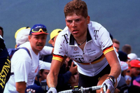 Jan Ullrich stürmt 19997 nach Andorra-Arcalis und spätestens danach in die Herzen der Deutschen.
