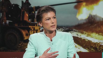 Sahra Wagenknecht, Bundestagsabgeordnete der Partei Die Linke während der ARD-Sendung „hart aber fair“. 
