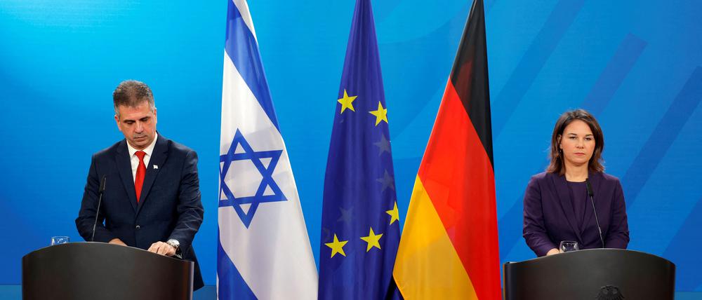 Die deutsche Außenministerin Annalena Baerbock und der ukrainische Außenminister Eli Cohen.