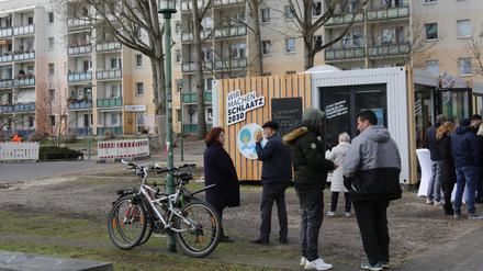Der Container des Schlaatz-Planlabors wurde am Montag am Marktplatz eröffnet.