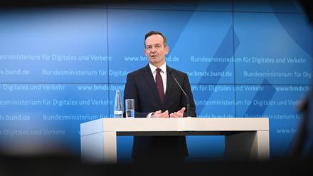 Verkehrsminister Volker Wissing bei der eilig einberufenen Pressekonferenz