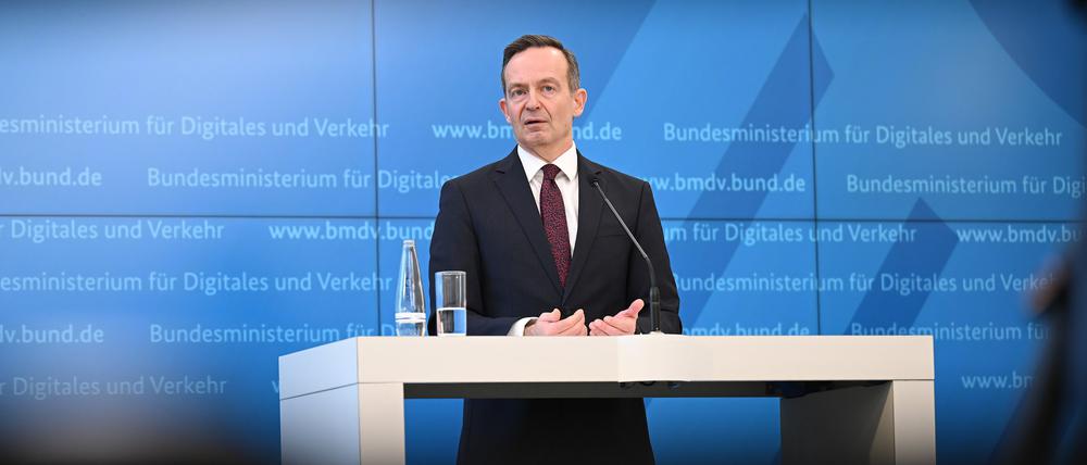 Verkehrsminister Volker Wissing bei der eilig einberufenen Pressekonferenz