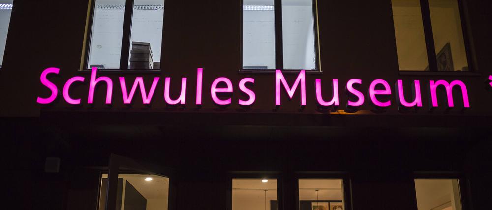 08.12.2014, Berlin, GER, Deutschland, Und das war auch gut so - 13 Jahre Klaus Wowereit. Würdigung eines Vorkämpfers für schwule Gleichberechtigung. Ausstellungseröffnung, Schwules Museum
08 12 2014 Berlin ger Germany and the was too well as 13 Years Klaus Wowereit Findings a for Gays Equality Opening of the exhibition Gay Museum
