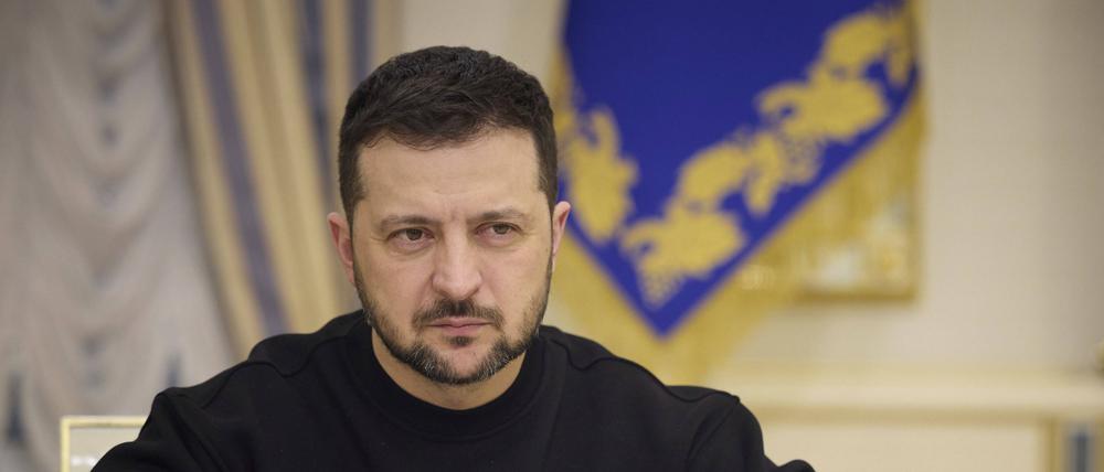 February 27, 2023, Kyiv, Kyiv Oblast, Ukraine: Ukrainian President Volodymyr Zelenskyy during a face-to-face meeting with U.S Treasury Secretary Janet Yellen at the Mariinsky Palace, February 27, 2023 in Kyiv, Ukraine. Kyiv Ukraine - ZUMAp138 20230227_zaa_p138_008 Copyright: xPoolx/UkrainianxPresidentiax