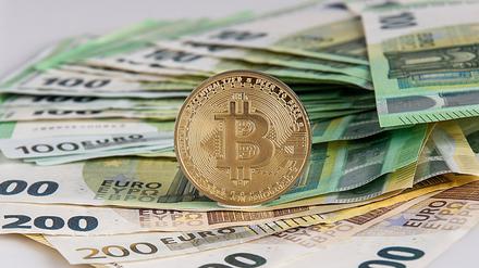 Gleiche Rechte, gleiche Pflichten: Auch für Gewinne aus Kryptowährungen müssen Steuern abgeführt werden.