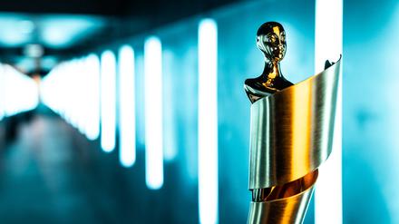 LOLA Deutscher Filmpreis © Clemens Porikys Lola Statue Deutscher Filmpreis