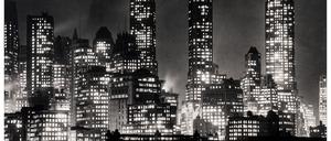 Andreas Feininger, Downtown Manhattan in the evening, New York, 1940, Andreas Feininger Archiv c/o Zeppelin Museum Friedrichshafen