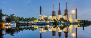 Das Heizkraftwerk Lichterfelde, es wird von Vattenfall betrieben, soll über die neue Leitung 11.000 Wohnungen mit Wärme versorgen.