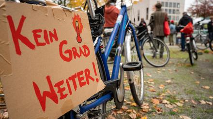 Teilnehmende einer Fahrrad-Demo. (Symbolbild)