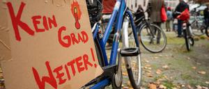 Teilnehmende einer Fahrrad-Demo. (Symbolbild)