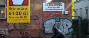 Kindernotdienst in der Gitschiner Strasse 48 in Berlin Kreuzberg und Porträt der Leiterin Beate Köhn. Die Kinderschutz-Hotline wird am 1. November 2007 ein halbes Jahr alt Foto: Kitty Kleist-Heinrich