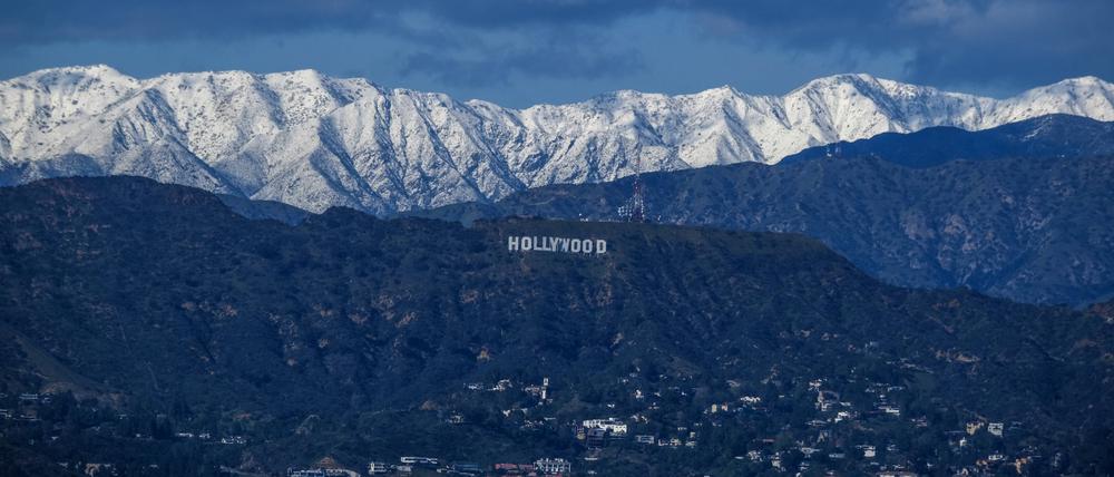 Der „Hollywood-Schriftzug konnte in diesem Jahr - nach einem seltenen Schneesturm - vor Winter-Panorama fotografiert werden.