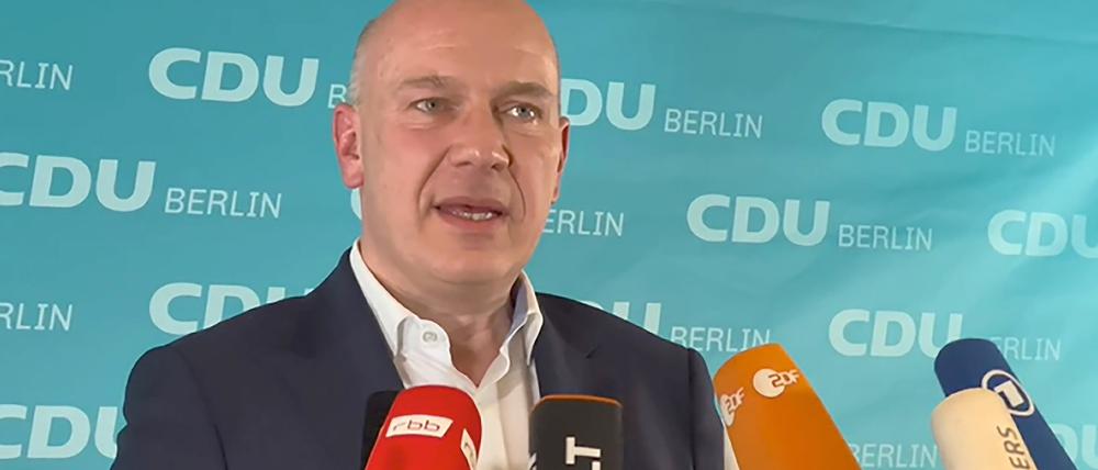 Kai Wegner (CDU) äußert sich im Rahmen einer Tagung des Landesvorstandes der CDU Berlin im Ernst-Lemmer-Institut.