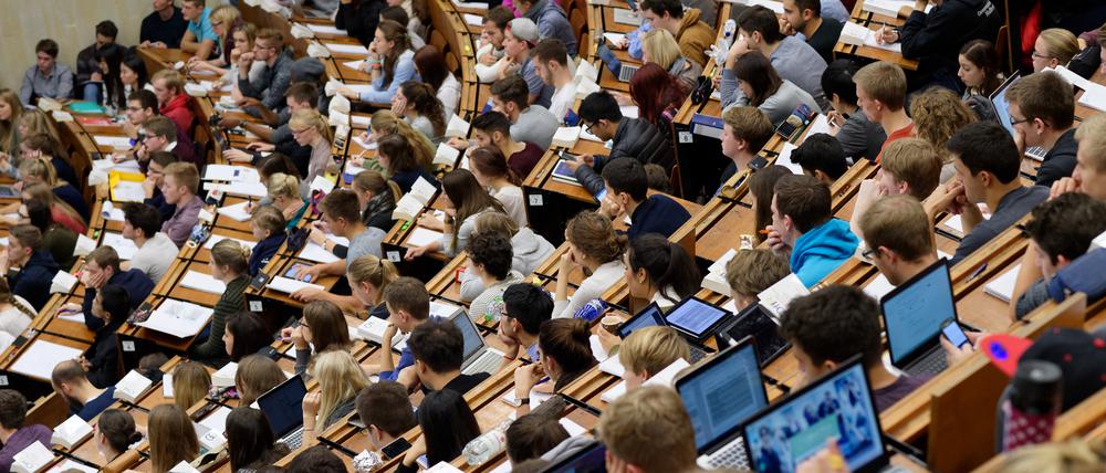 Für die SPD ist entscheidend, die 200.000 Studienplätze in Berlin finanziell abzusichern.