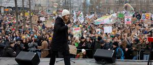 Luisa Neubauer bei der Demonstration. 