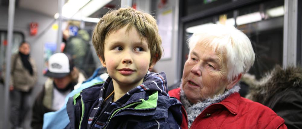 Zum einen muss sich die Stadt zur altengerechten Metropole wandeln; zum anderen brauchen junge Leute für die Familienplanung sichere Perspektiven.