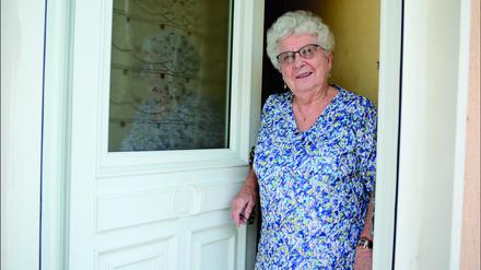 Das eigene Haus zum Teil verkaufen und trotzdem dort wohnen können - mit einer hübschen Summe Geld auf einen Schlag. Das klingt erst einmal verlockend. Doch die Finanzaufsicht sieht viele Risiken bei den Angeboten.