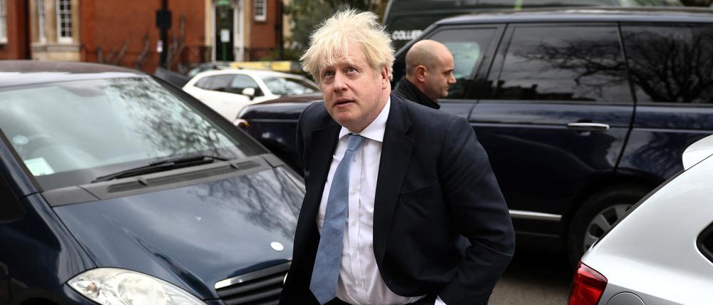 Der ehemalige britische Premierminister Boris Johnson kommt am 3. März 2023 in einer Residenz in London, Großbritannien, an.