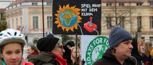 Klimastreik FFF Luisenplatz Potsdam.
Fridays for future Potsdam lädt zum Klimastreik am Luisenplatz, Teil eines bundesweiten Aktionstags.
