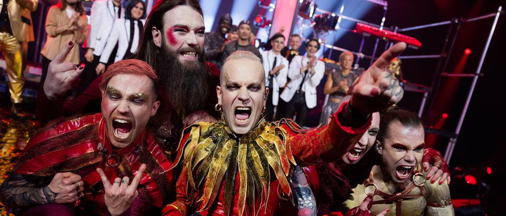Lord Of The Lost feiern beim Vorentscheid „Eurovision Song Contest 2023 - Unser Lied für Liverpool“ auf der Bühne ihren Sieg.