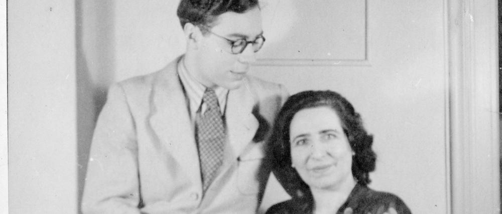 Der Pianist Karlrobert Kreiten mit seiner Mutter geliebten Emmy, ca. 1942