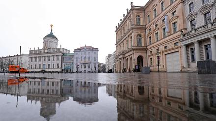 Die Wohnung von Olaf Scholz (SPD) befindet sich in einem der barock gestalteten Nachbargebäude des Palais Barberini am Alten Markt in Potsdam.
