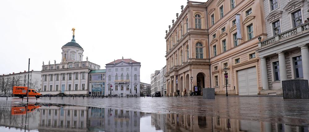 Die Wohnung von Olaf Scholz (SPD) befindet sich in einem der barock gestalteten Nachbargebäude des Palais Barberini am Alten Markt in Potsdam.