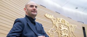 Danyal Bayaz (Bündnis 90/Die Grünen), Finanzminister von Baden-Württemberg, nimmt an einer Plenarsitzung im Landtag von Baden-Württemberg teil. 