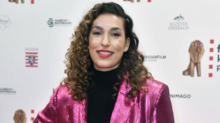  Tijen Onaran bei der 32. Verleihung des Hessischen Film- und Kinopreises im Capitol Theater. Offenbach, 22.10.2021 *** Tijen Onaran at the 32 Hessian Film and Cinema Awards at the Capitol Theater Offenbach, 22 10 2021 Foto:xN.xKubelkax/xFuturexImage
