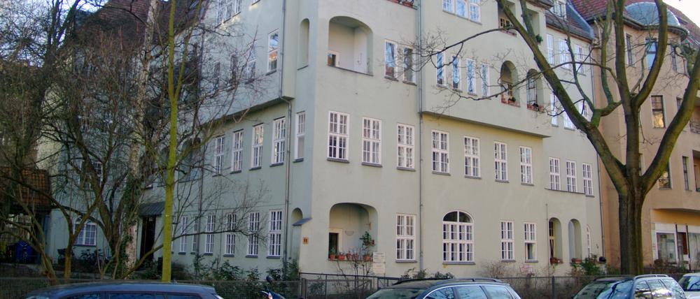 Der Komplex in der Wilhelmshöher Straße 17-20 in Friedenau gilt als das letzte erhaltene „Einküchenhaus“ Berlins.
