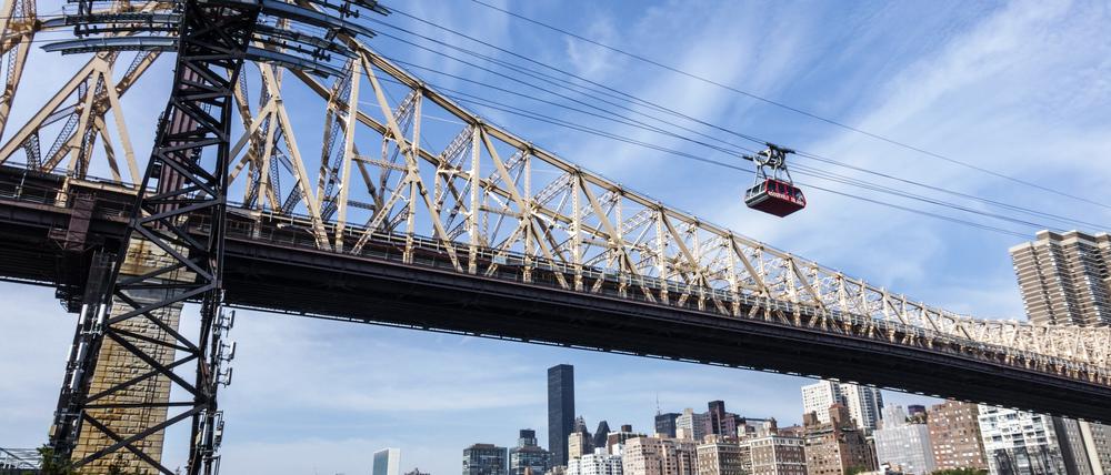 Diese Seilbahnfahrt über den East River ist im Subway-Tarif enthalten.