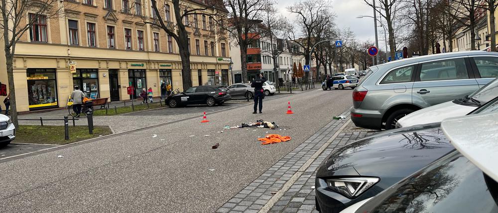 Der Tatort am Freitagnachmittag in der Karl-Liebknecht-Straße in Babelsberg.