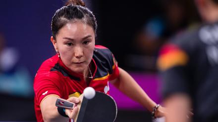 Shan Xiaona in Aktion. Die Spielerin gewann mit TTC Berlin Eastside im Bundesliga-Klassiker in Kolbermoor. 