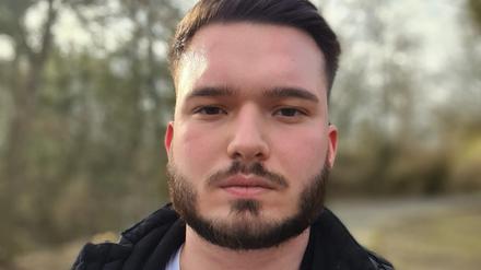 Gabriel Tatintsian war zufällig vor Ort und kümmerte sich als Ersthelfer um den verletzten 18-Jährigen, der blutüberströmt auf der Karl-Liebknecht-Straße in Babelsberg lag.