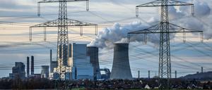 Braunkohlekraftwerk am RWE Braunkohletagebau Garzweiler.