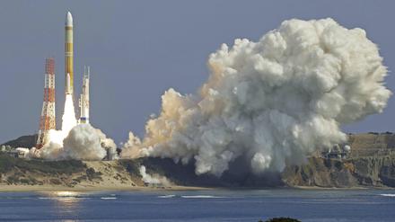 Die Trägerrakete H3 beim Start vom Weltraumbahnhof Tanegashima.