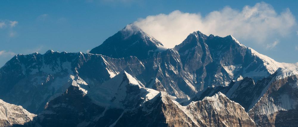 Ein Archivbild zeigt die Bergspitze des Himalaya-